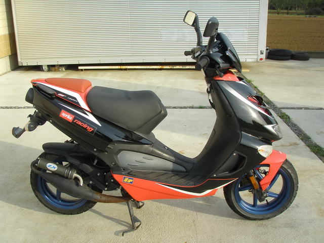 Купить мотоцикл Aprilia SR50 2000 фото 6